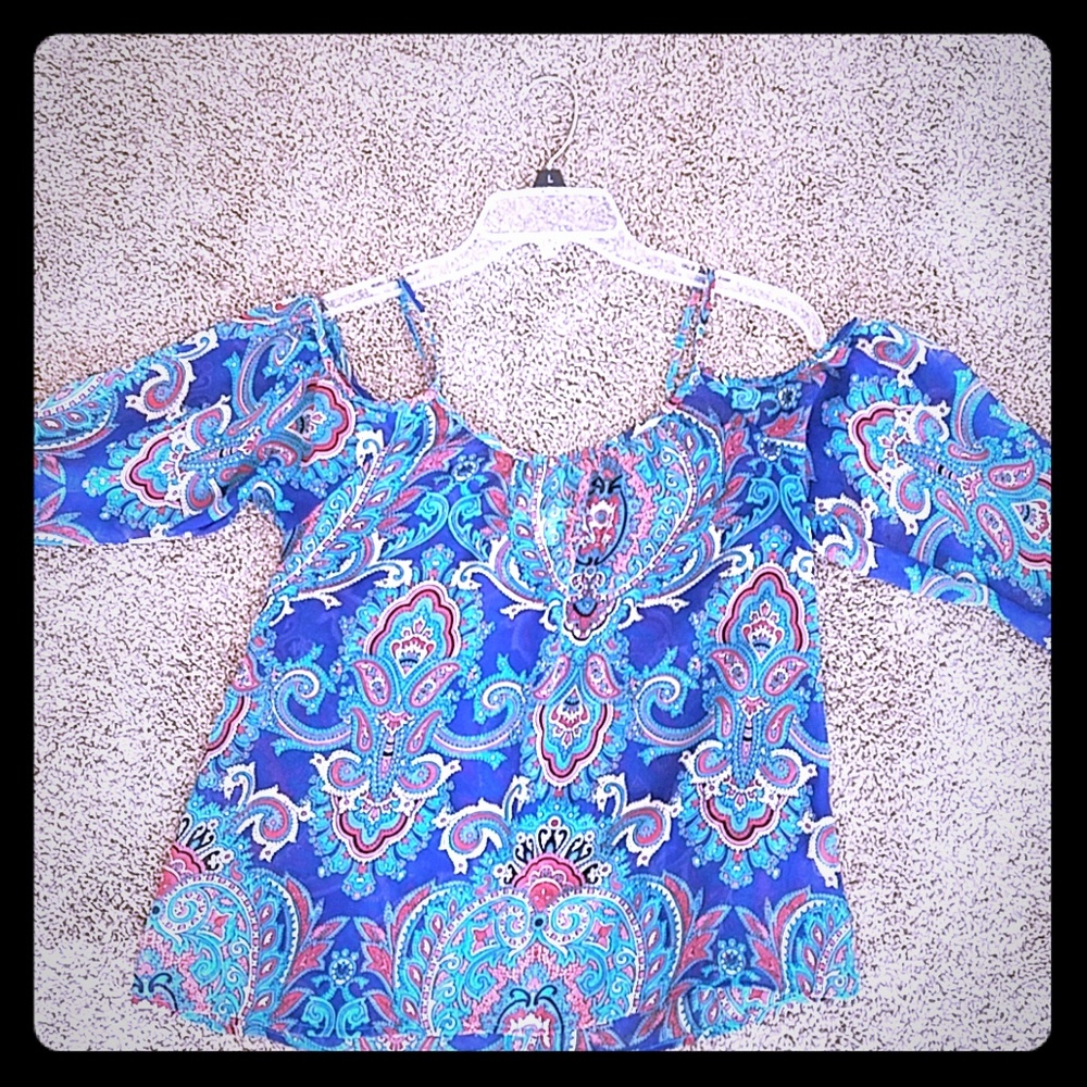 Peekaboo shoulder top